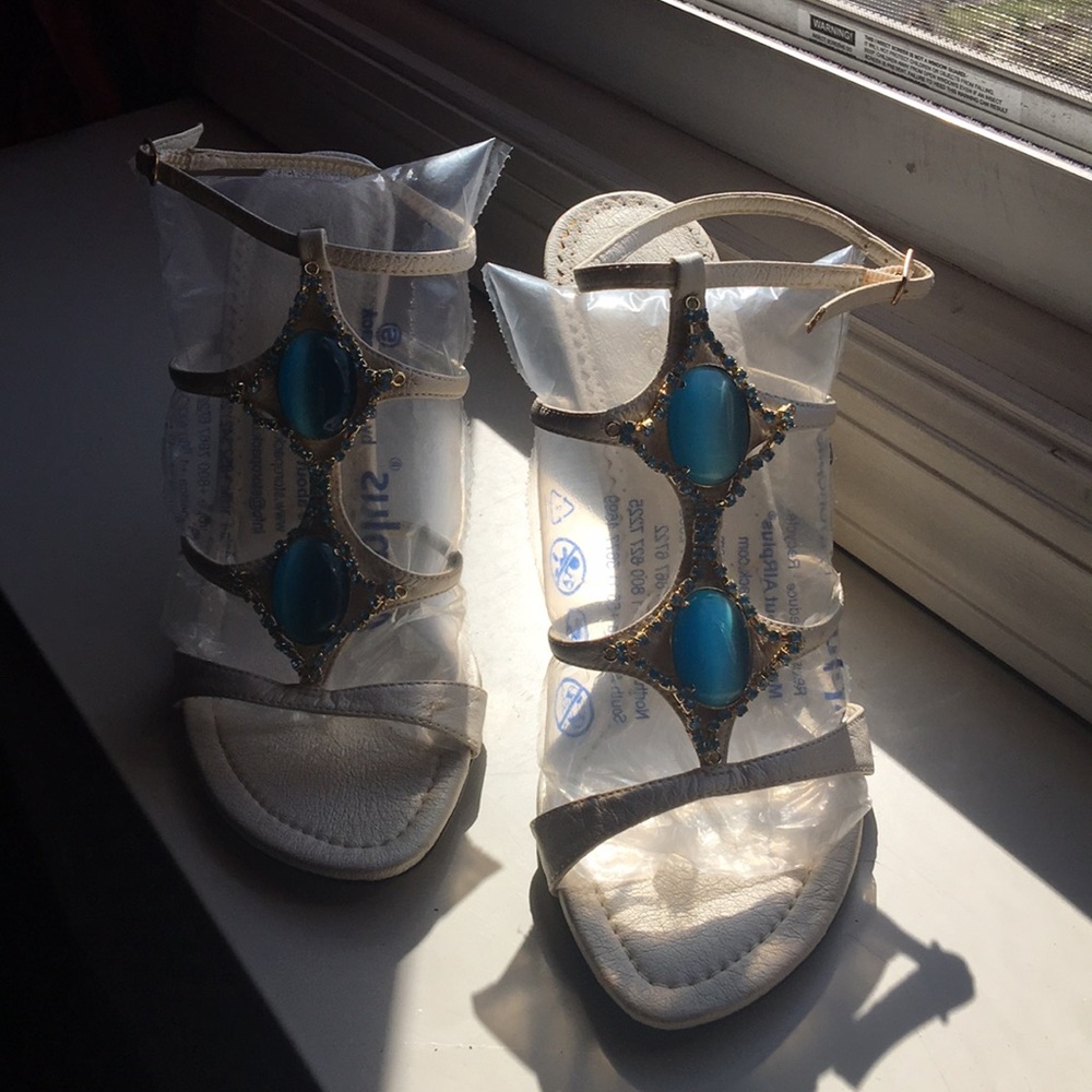 Two Lips Heels